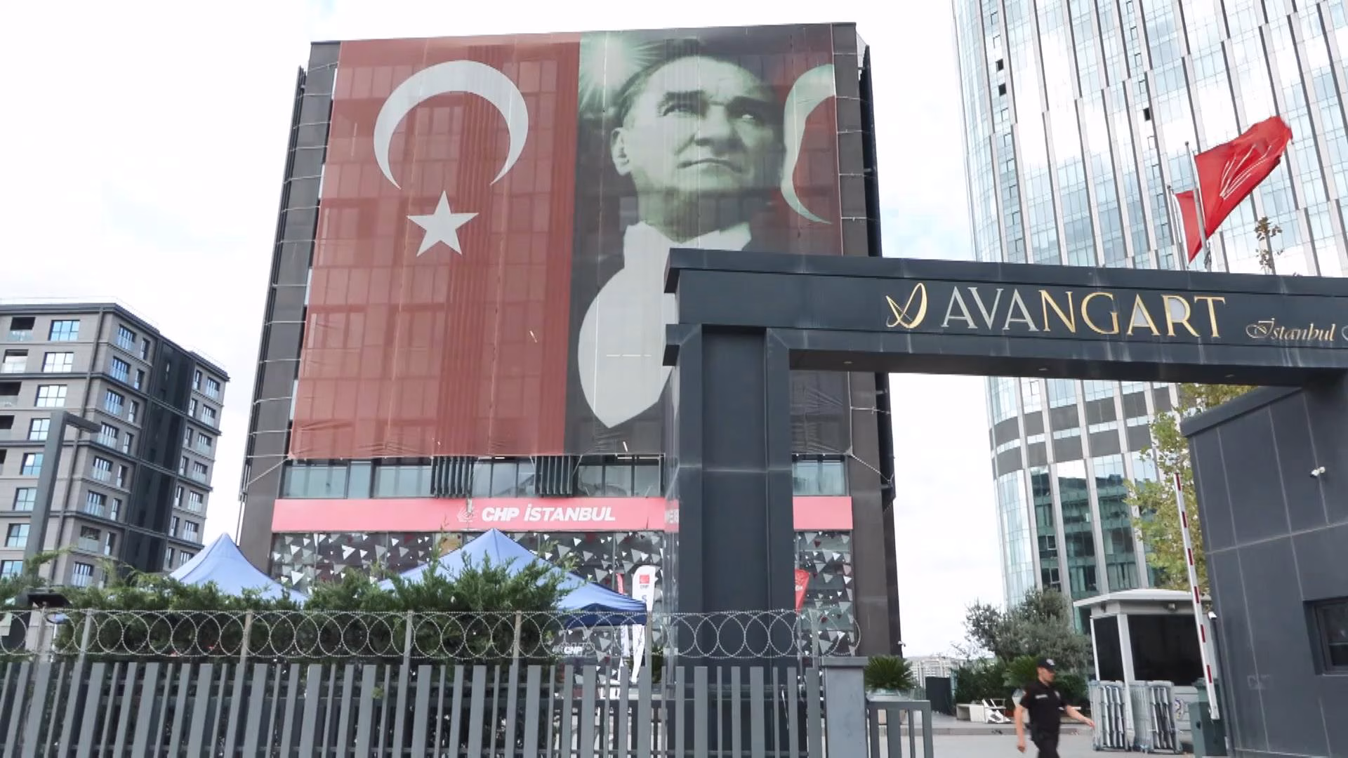 İstanbul - Gürsel Tekin CHP'nin Sarıyer'deki eski İl Başkanlığı binasında 1 İstanbul Gürsel Tekin CHP'nin Sarıyer'deki eski İl Başkanlığı binasında