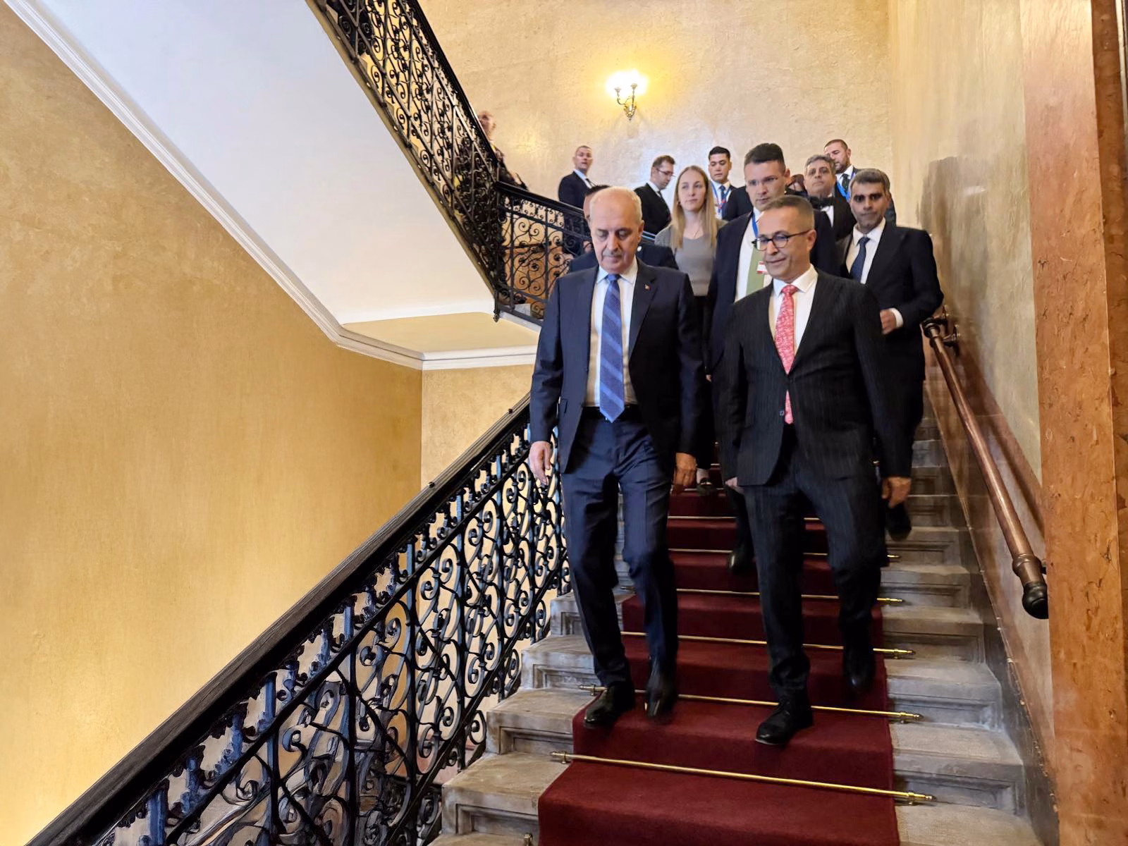 TBMM Başkanı Kurtulmuş, Budapeşte Yunus Emre Enstitüsü'nü ziyaret etti