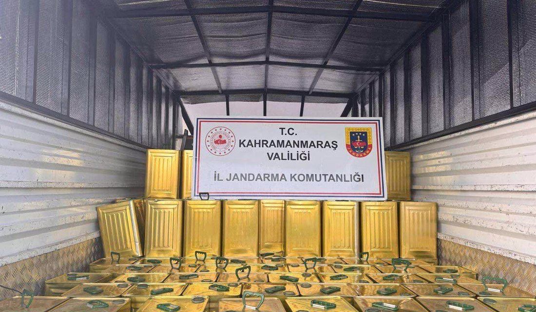 Kahramanmaraş’ın Afşin ilçesinde jandarma ekipleri tarafından yüzlerce litre sahte zeytinyağ