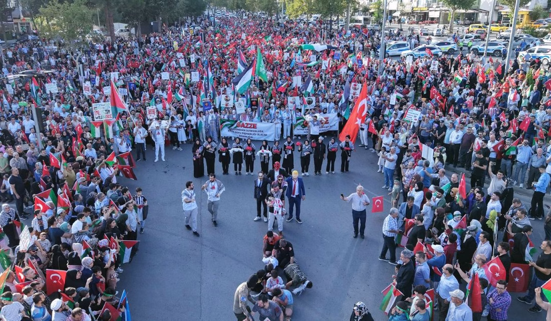 Gazze’de yaşanılan insanlık dramına dikkat çekmek için “Nehirden Denize, Maraş’tan