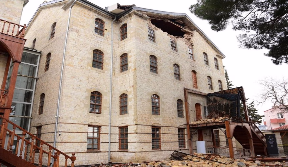 Yedi Güzel Adam Edebiyat Müzesi’nde başlatılan aslına uygun yeniden inşa