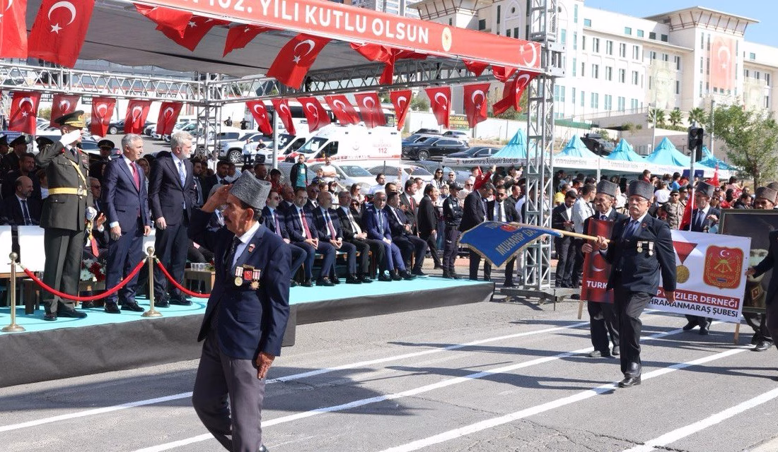 Kahramanmaraş’ta cumhuriyet bayramı coşkuyla kutlandı Kahramanmaraş, 29 ekim cumhuriyet bayramı’nı büyük bir coşkuyla kutladı.