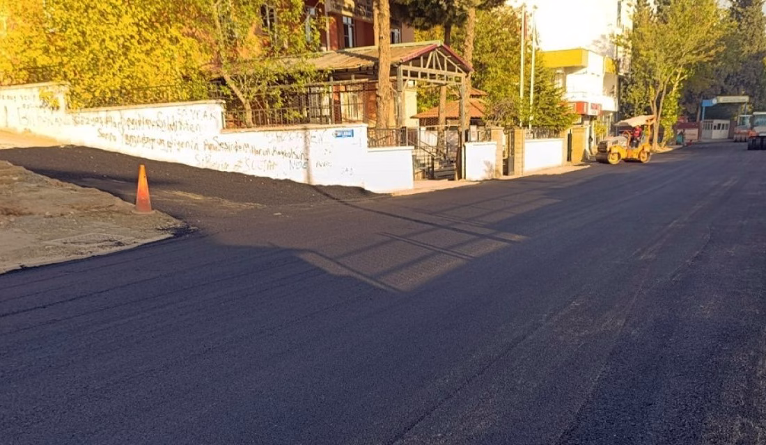 Bahçelievler Mahallesi’nde Yollar Yenileniyor Altyapı çalışmaları tamamlanan Dulkadiroğlu Bahçelievler Mahallesi’ndeki 9015 ve 9018’nci sokakta