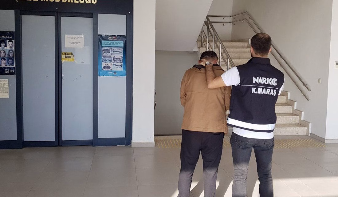 Kahramanmaraş’ta Uyuşturucu Operasyonu: 3 Şüpheli Tutuklandı Kahramanmaraş’ta Narkotik Suçlarla Mücadele Şube Müdürlüğü ekiplerince uyuşturucu ticaretinin önlenmesine