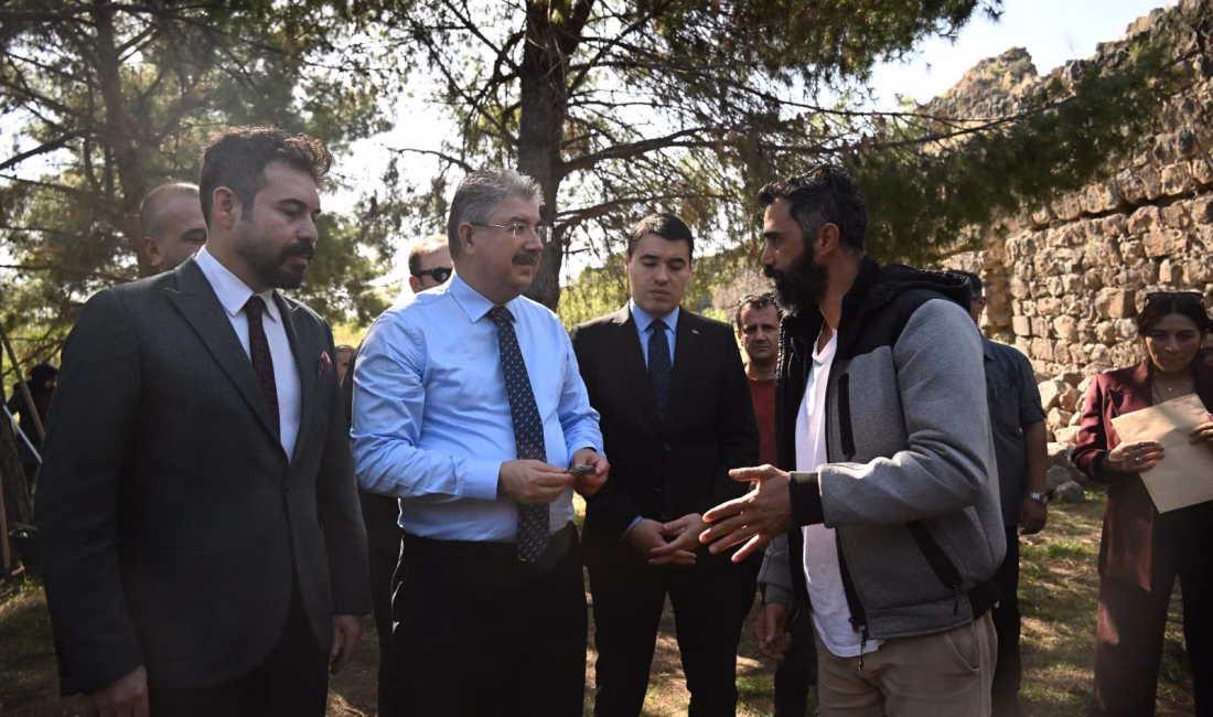 Osmaniye Valisi Dr. Erdinç Yılmaz, beraberinde Toprakkale Kaymakamı Volkan Özer