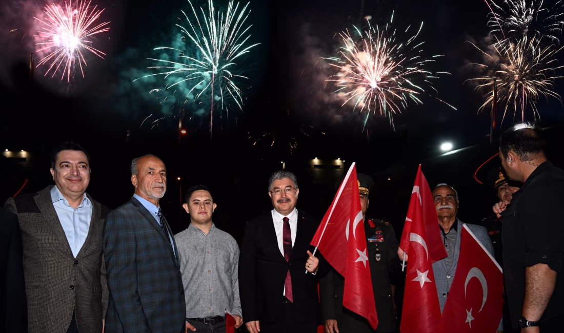 
Cumhuriyet’in 102. kuruluş yıl dönümü dolayısıyla Osmaniye’de düzenlenen kutlama etkinlikleri,