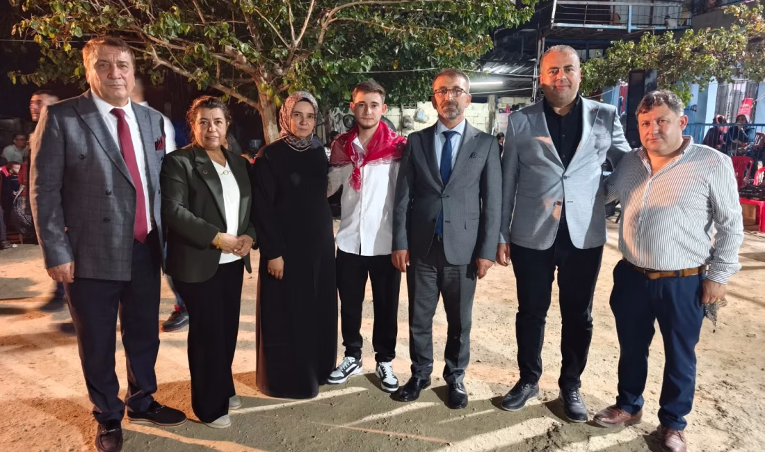 ÇİVİLİ AİLESİ’NİN KINALI KUZUSU YASİN ÇİVİLİ ASKERE UĞURLANDI Kadirli’nin Çukurköprü Köyü’nde Yasin Çivili için düzenlenen asker eğlencesine AK