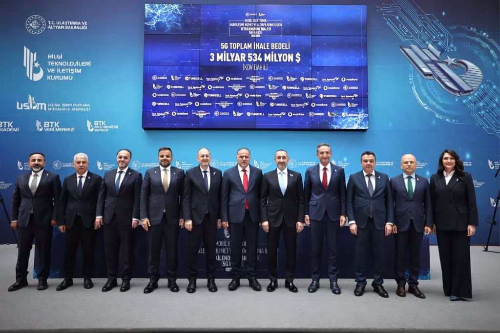 G ihalesi için teklifler verildi ()