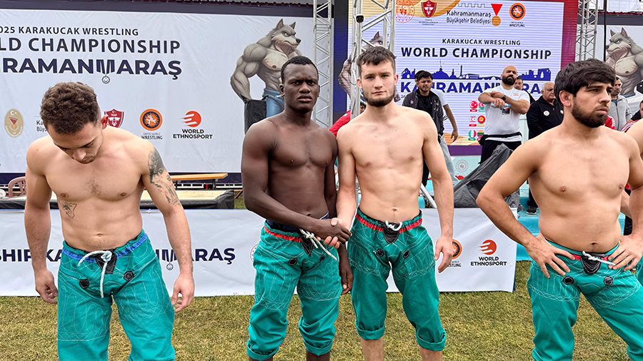 Kahramanmaraş’ta Dünya Karakucak Güreş Şampiyonası Coşkusu Kahramanmaraş, ata sporunun en önemli organizasyonlarından birine ev sahipliği yapıyor.