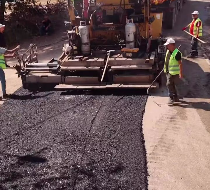 Kahramanmaraş Büyükşehir Belediyesi, şehir genelinde başlattığı ulaşım yatırımlarını aralıksız sürdürüyor.