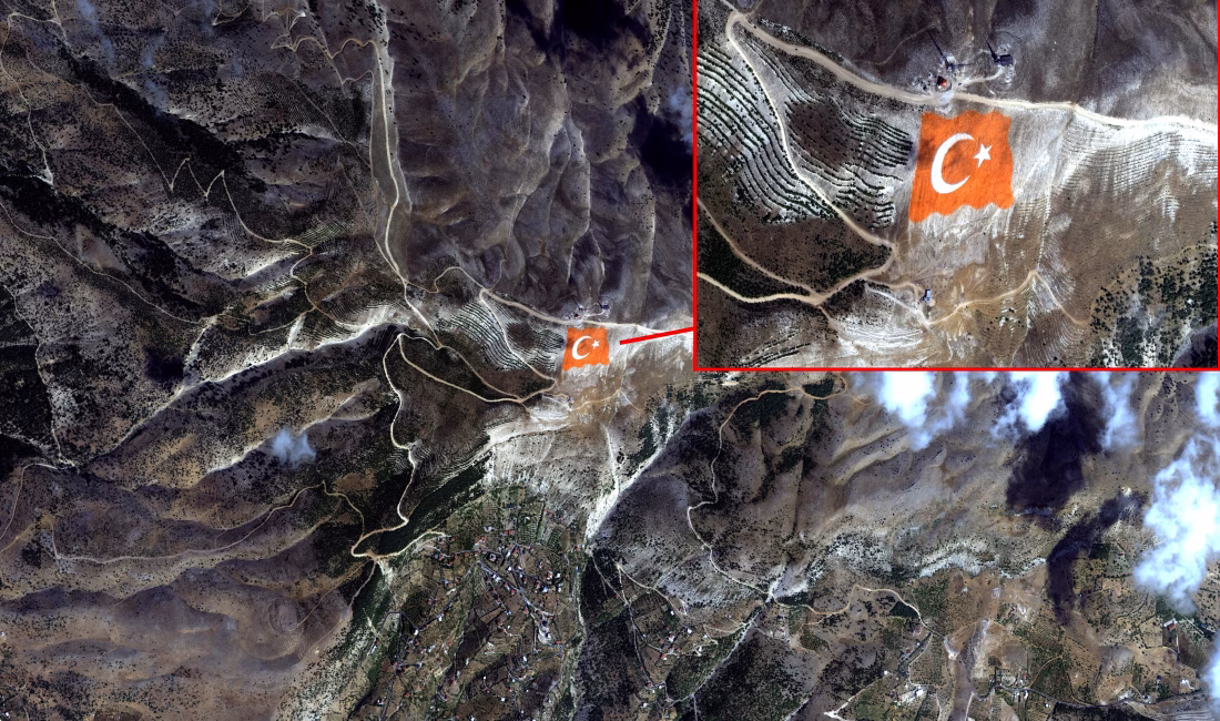 Ahır Dağı zirvesine işlenen Türk bayrağı uzaydan görüntülendi ANKARA, – KAHRAMANMARAŞ Ahır Dağı zirvesine işlenen Türk bayrağı, Cumhuriyet’in