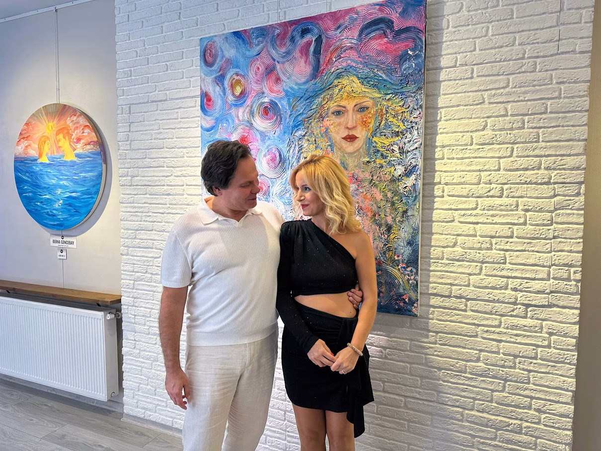 Berna Gencebay’dan ‘Romantizmin Altın Çağı’ sergisi Berna Gencebay’dan ‘Romantizmin Altın Çağı’ sergisi