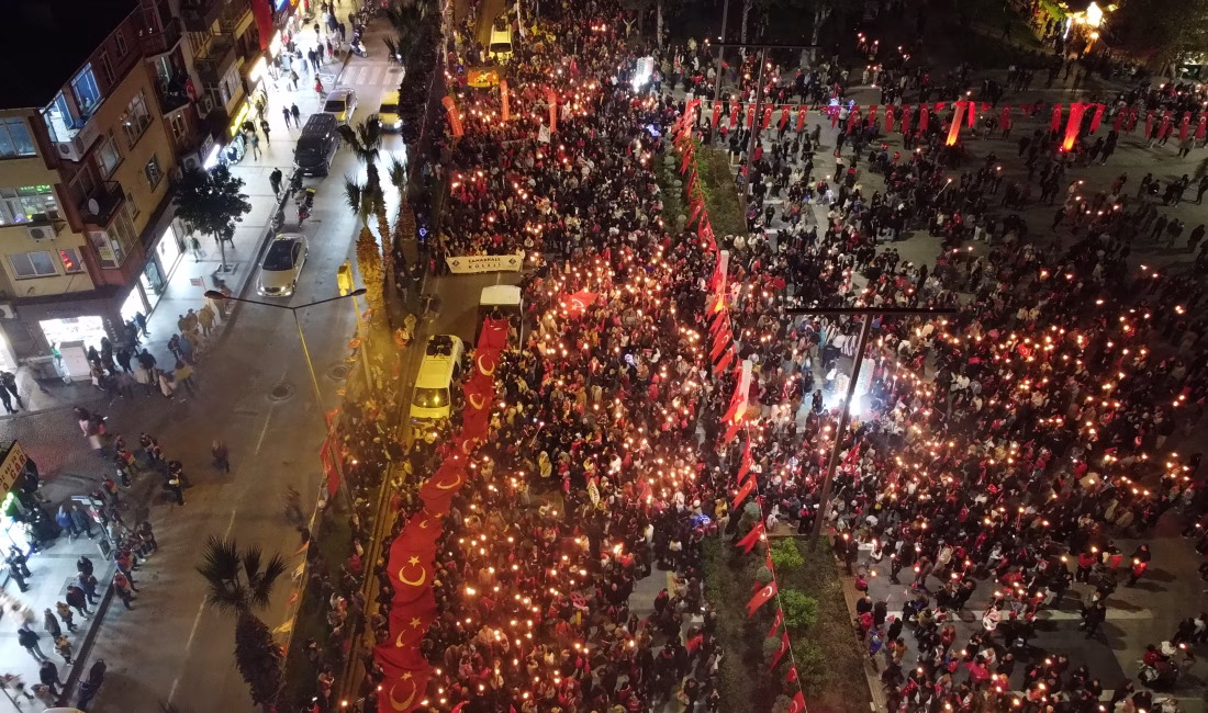 ÇANAKKALE’DE BİNLERCE VATANDAŞ FENER ALAYINDA BULUŞTU Çanakkale’de, Cumhuriyet’in kuruluşunun 102’nci