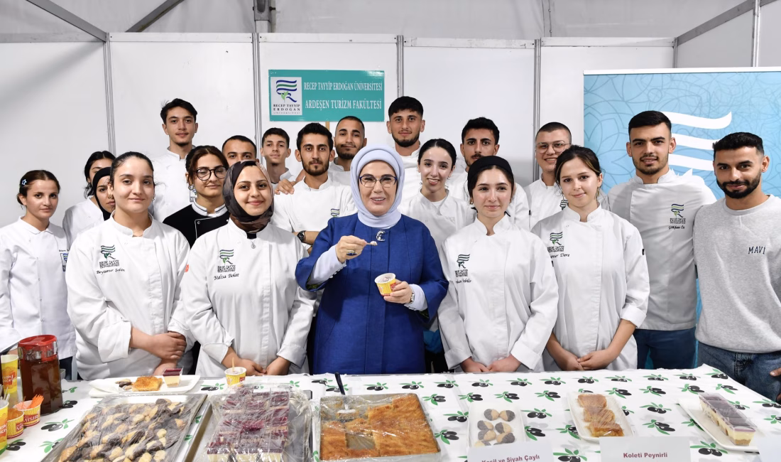 CUMHURBAŞKANI Recep Tayyip Erdoğan’ın eşi Emine Erdoğan, Rize’de ‘Aromatik Mutfak