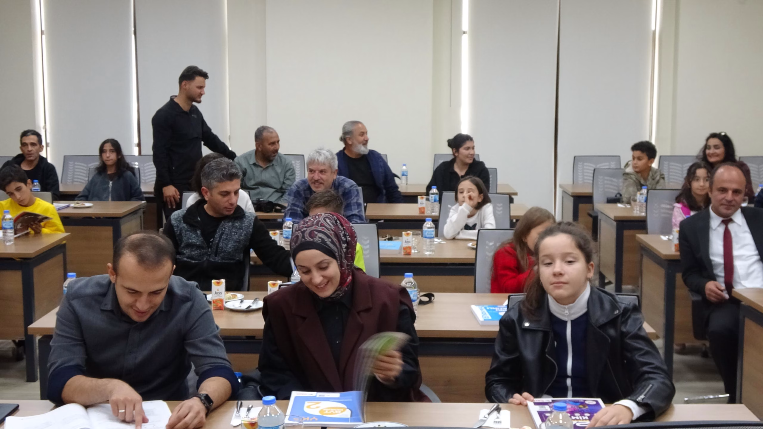 Gönüllü polis memurları, polis çocuklarına eğitim desteği verecek