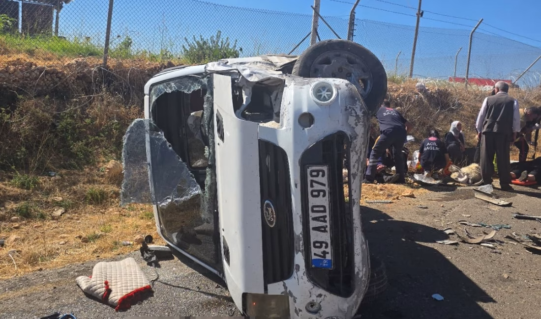 Sekvan KÜDEN/CİZRE, (Şırnak), (DHA)- ŞIRNAK’ın Cizre ilçesinde, hafif ticari araç