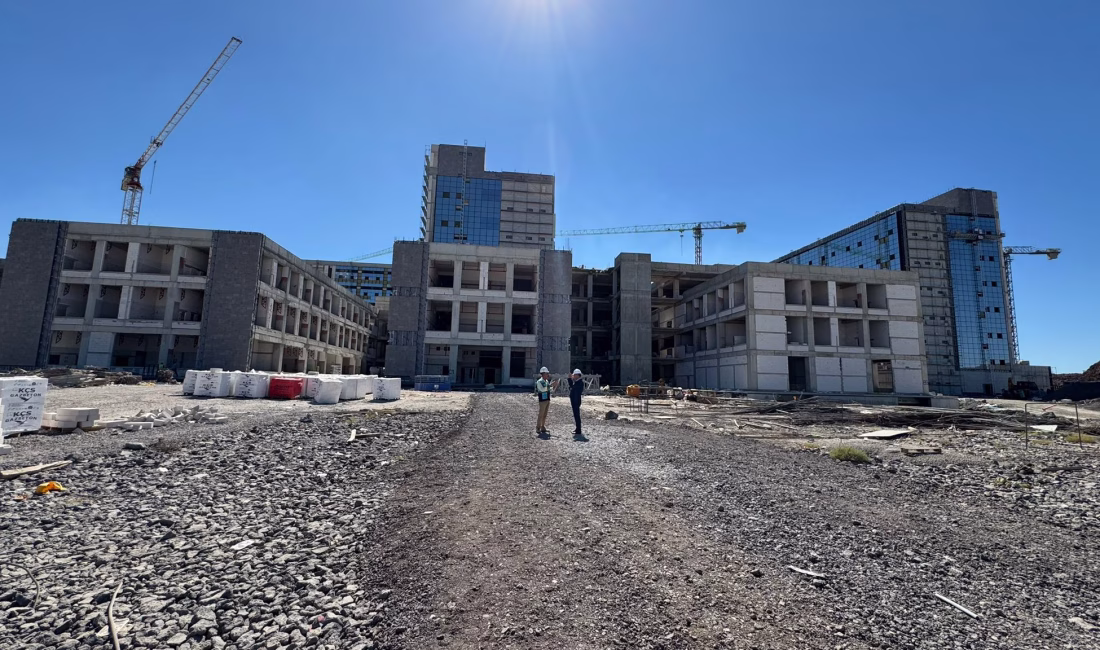 Gıyasettin TETİK-Seyfettin EKEN/DİYARBAKIR, – DİYARBAKIR’da bölgenin en büyük sağlık yatırımlarından