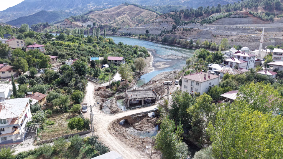 Büyükşehir Belediyesi, yerleşim yerlerinin ulaşım konfor ve güvenliğini artırmak için