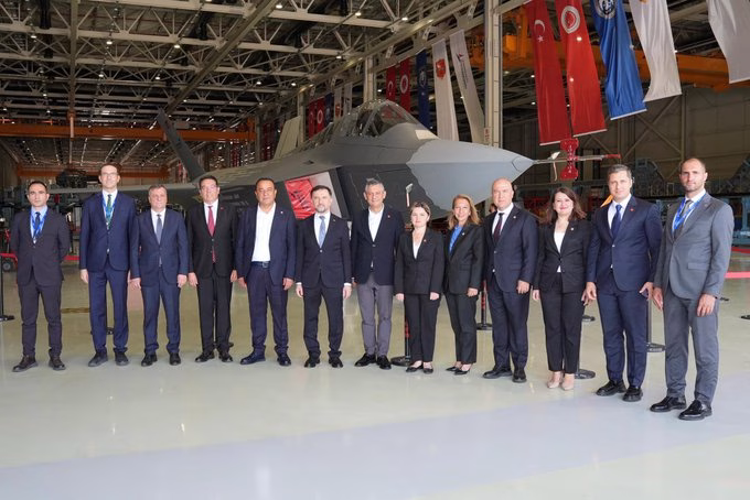 ANKARA, – CHP Genel Başkanı Özgür Özel, milli muharip uçak