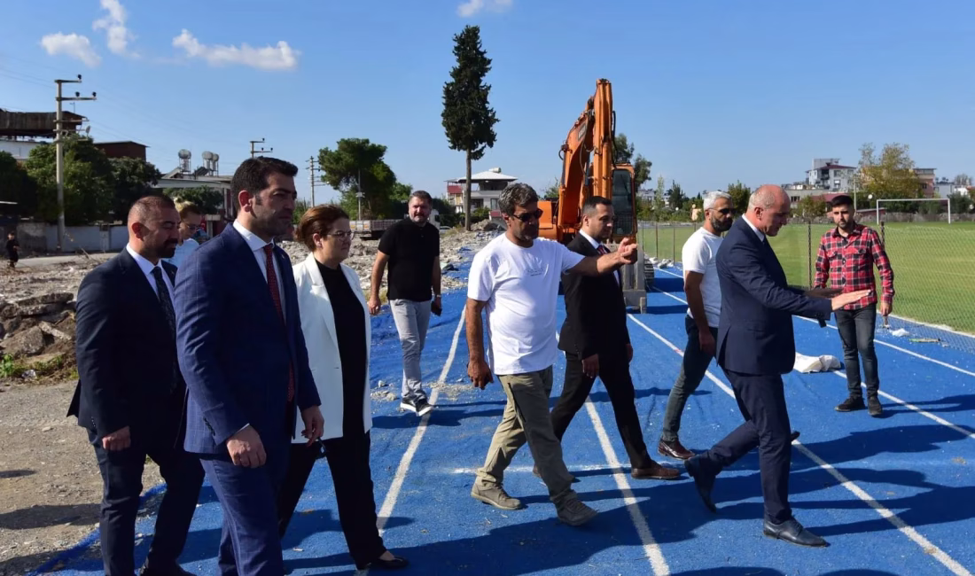 Derya yanik, 7 ocak stadyumu yeni̇leme çalişmalari tüm hiziyla sürüyor. Osmaniye’de spor altyapısının güçlendirilmesi ve vatandaşlara daha modern, güvenli bir