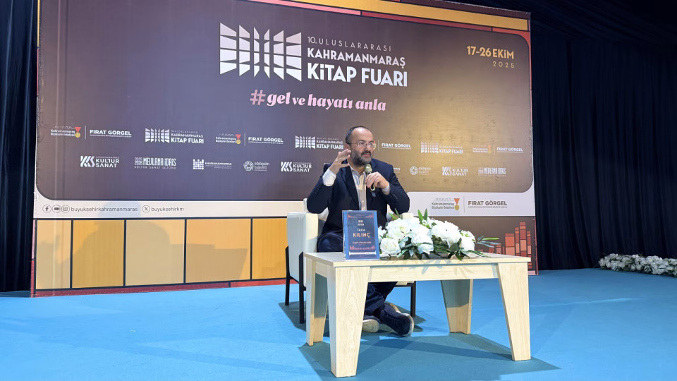 Uluslararası Kahramanmaraş Kitap Fuarı’nın son gününde araştırmacı-yazar Taha Kılınç, okurlarıyla