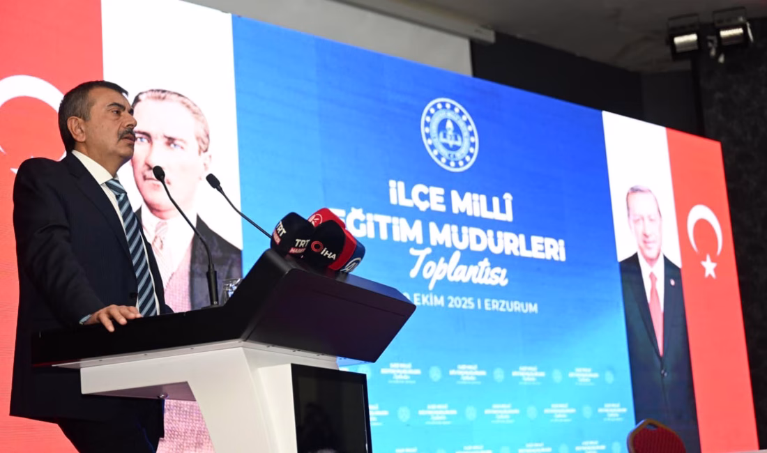 İLÇE MİLLİ EĞİTİM MÜDÜRLERİYLE TOPLANTI YAPTI Milli Eğitim Bakanı Yusuf