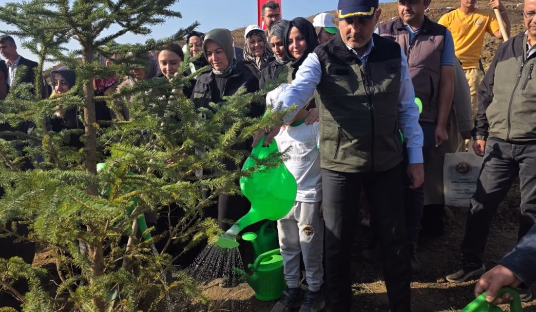 Geleceğe Nefes İçin Harekete Geçildi: Fidanlar Toprakla Buluştu AK Parti Kahramanmaraş Teşkilatları, “Geleceğe Nefes İnsanlığa Nefes” diyerek 11
