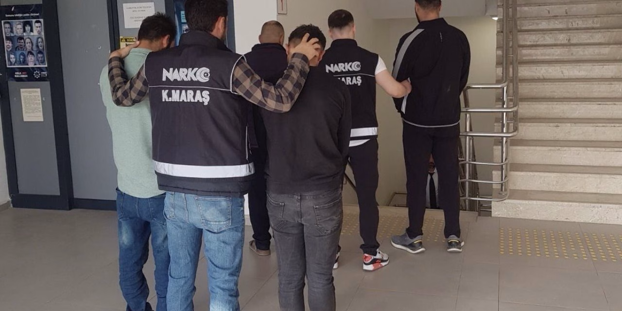 Kahramanmaraş’ta Uyuşturucu Operasyonu: 6 Bin 300 Uyuşturucu Hap Ele Geçirildi Kahramanmaraş’ta Uyuşturucu Operasyonu: 6 Bin 300 Uyuşturucu Hap Ele Geçirildi