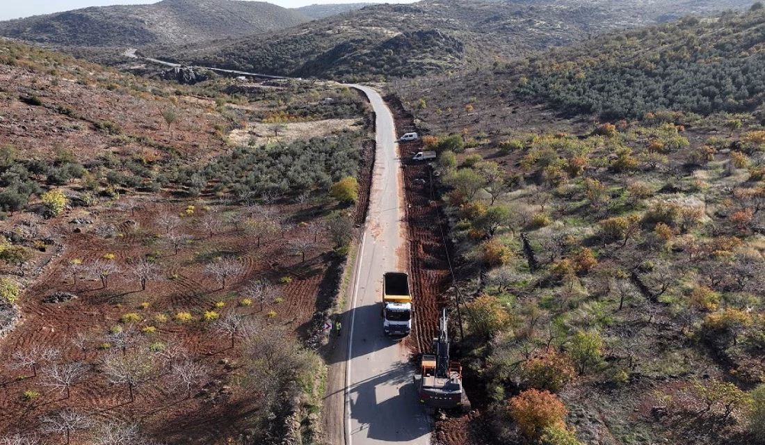 Türkoğlu kırsalındaki birçok mahalleye ulaşım sağlayan Uzunsöğüt Grup Yolu’nda genişletme