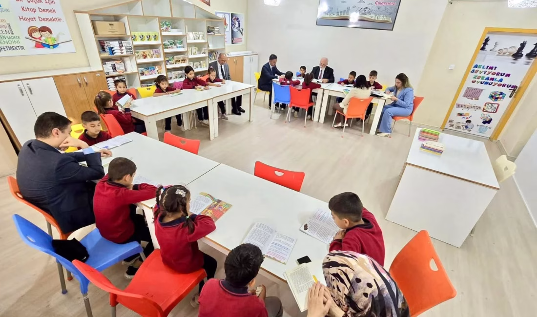 “Toprakkale Okuyor” projesine anlamlı destek Toprakkale Kaymakamı Volkan Özer, “Toprakkale