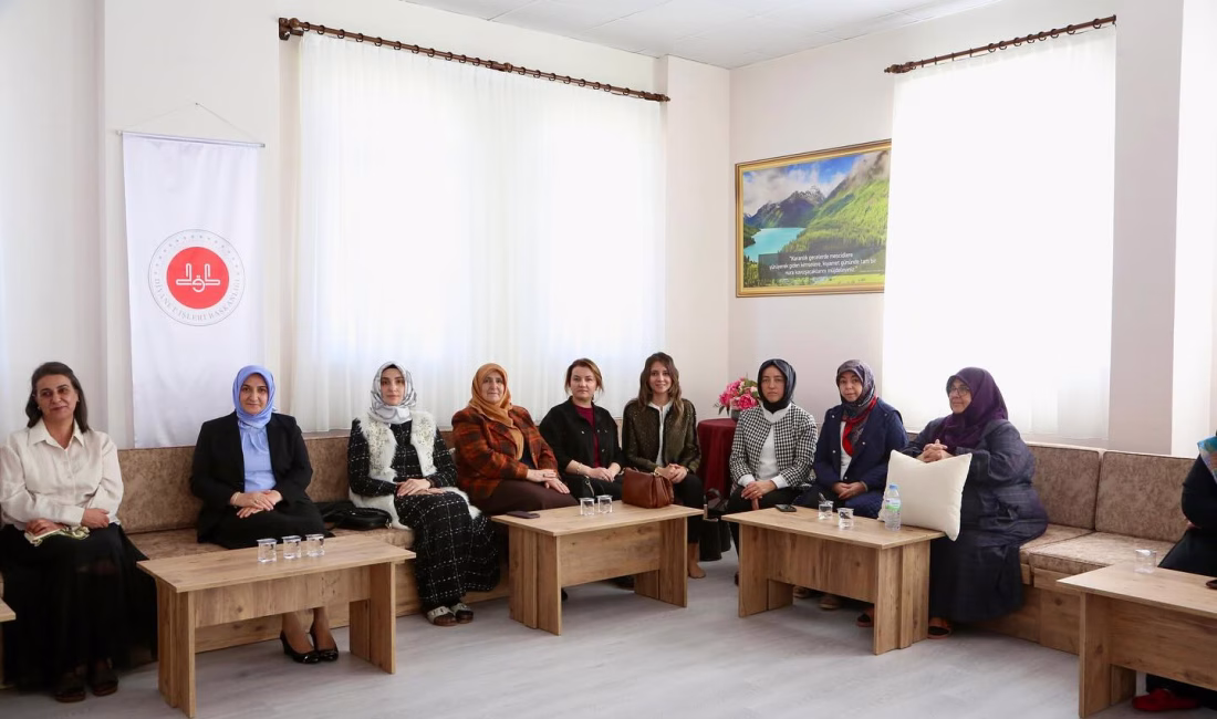 Kahramanmaraş Valisi Mükerrem Ünlüer’in eşi Dr. Selma Ünlüer, “Aile Yılı”