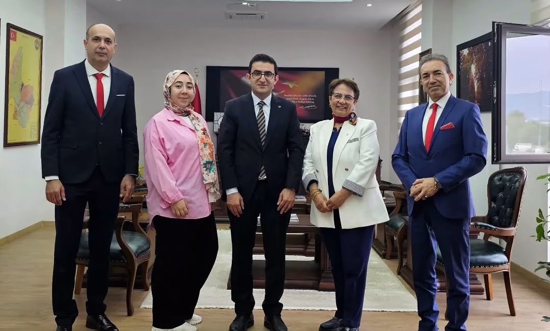 Sumbas Kaymakamı Hakan Kara, 24 Kasım Öğretmenler Günü dolayısıyla ilçede