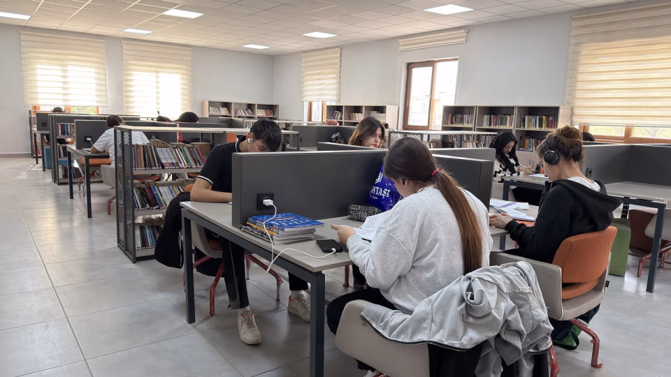 Dulkadiroğlu Kanuni Mahallesi’nde gençlerin hizmetine sunulan Mehmet Arıkan Pusula Maraş