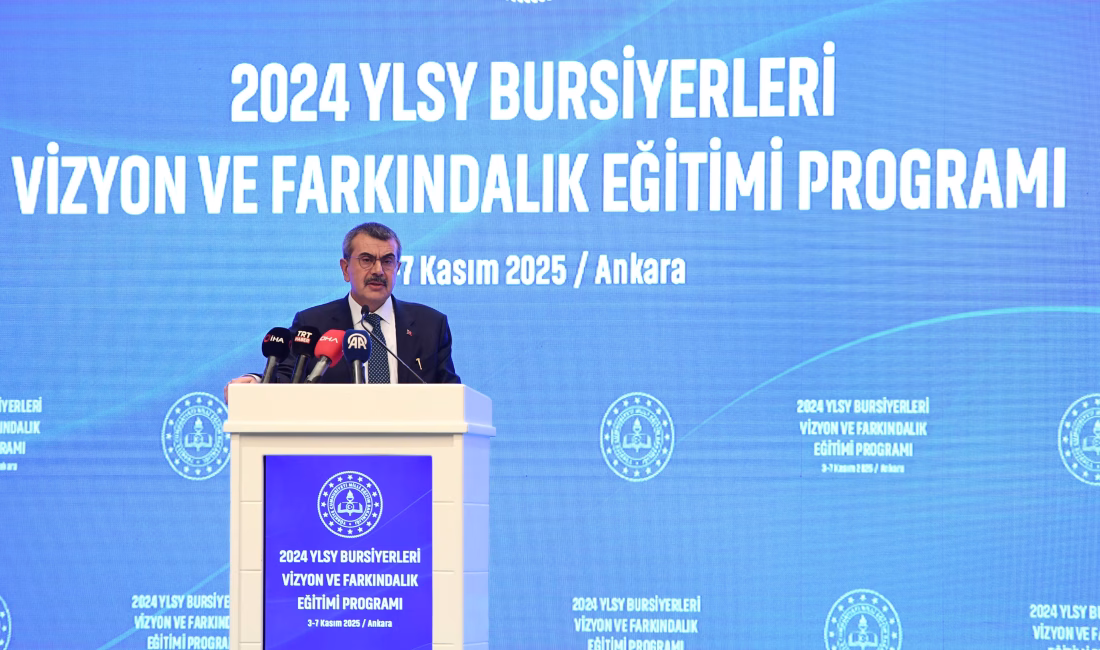 İLGİNİZİ ÇEKEBİLİR: Kafası Sıkısan Çocuk Kurtarırdı Bakan Tekin: Yabancı dil