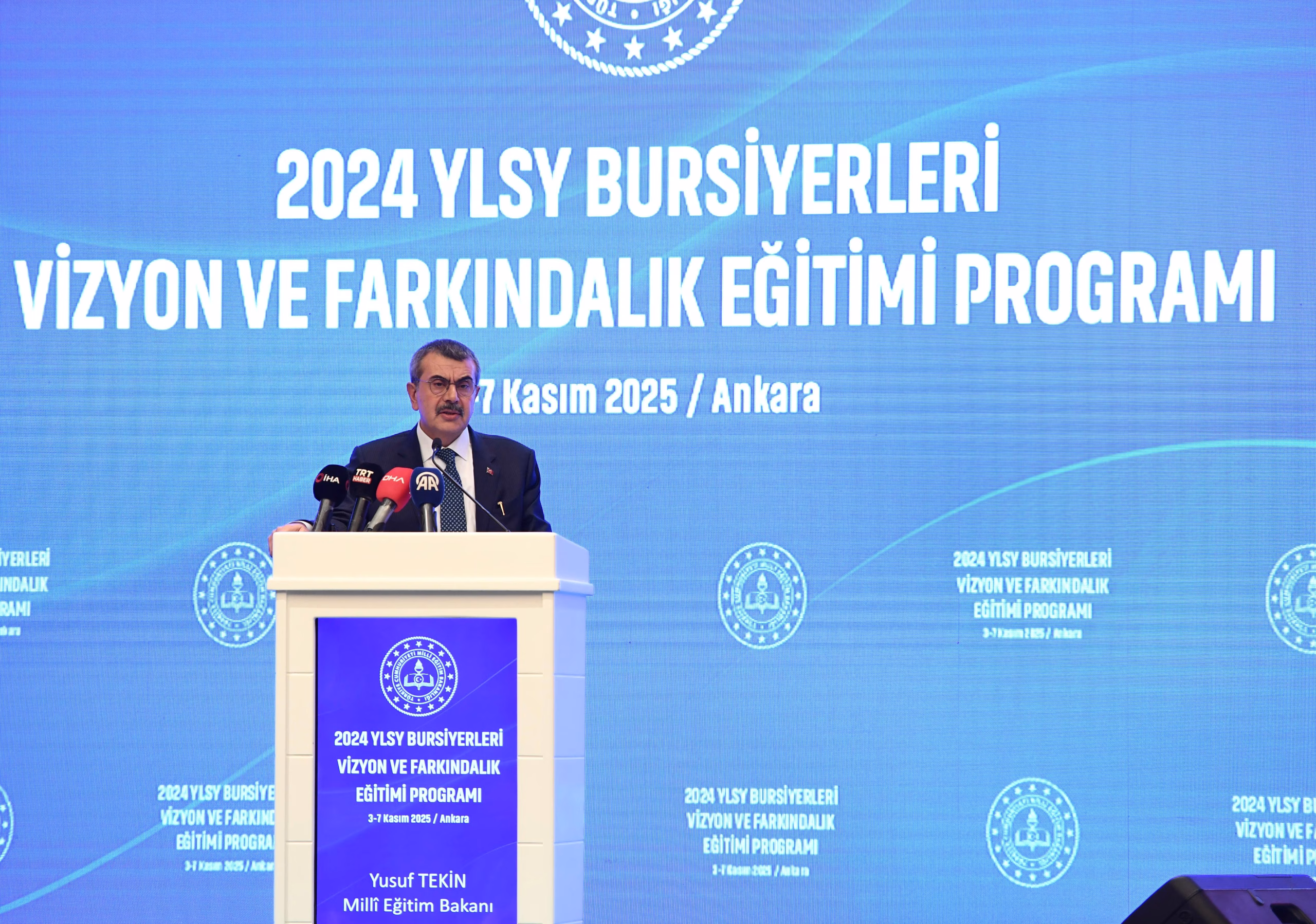 Bakan Tekin: bin öğrenci YLSY bursundan yararlandı / Ek fotoğraflar