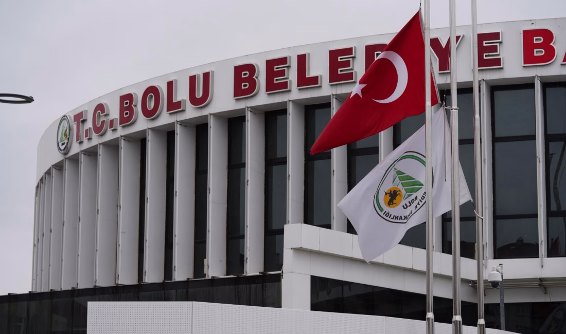 Oğuzhan EKE/BOLU, – BOLU Belediye Başkanı Tanju Özcan, düşün uçakta