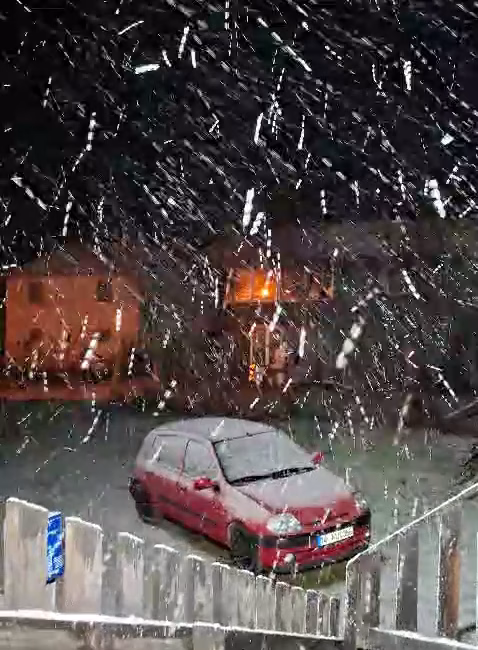 Zübeyde ÖZMEN/BOLU, – BOLU’nun yüksek kesimlerinde gece saatlerinde kar yağışı