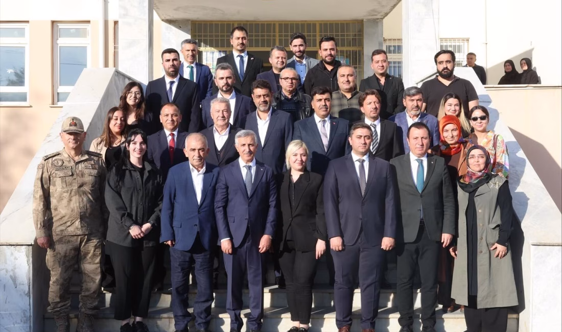 Kahramanmaraş Valisi Mükerrem Ünlüer, Kavlaklı Mesleki Eğitim Merkezini ziyaret ederek