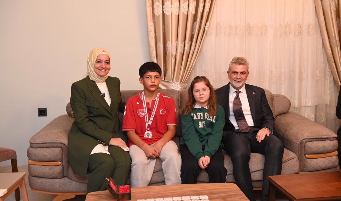 Romanya’da düzenlenen U17 Güreş Balkan Şampiyonası’nda büyük bir başarıya imza