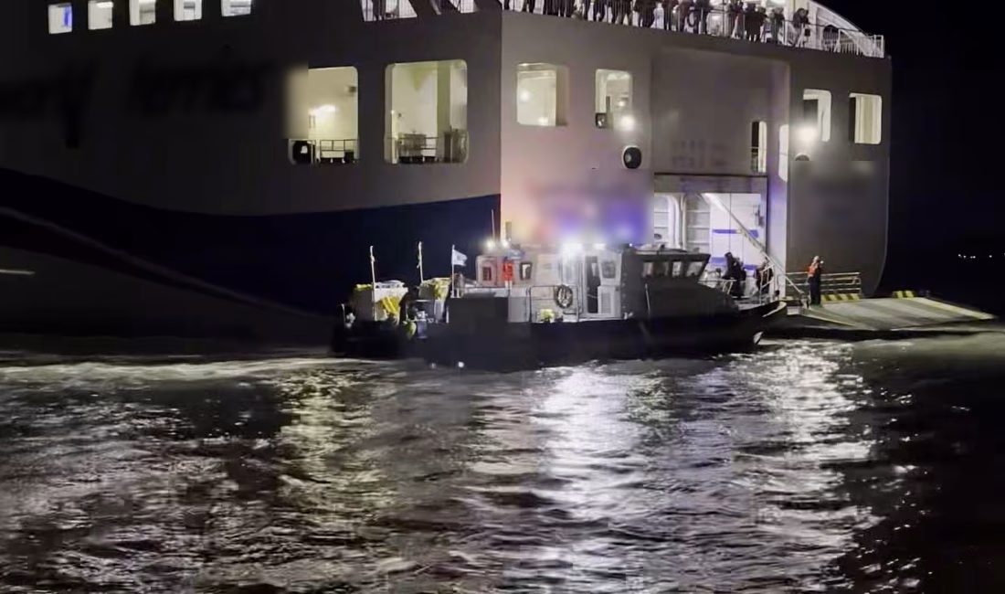 GÜNEY KORE, – GÜNEY Kore’de 246 yolcu ve 21 mürettebatı