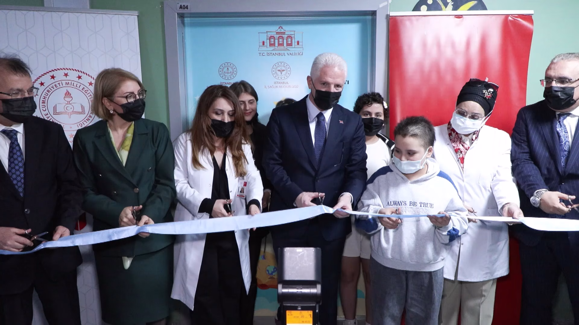 İstanbul Vali Gül, 'Hastane Sınıfı'nın açılışını yaptı