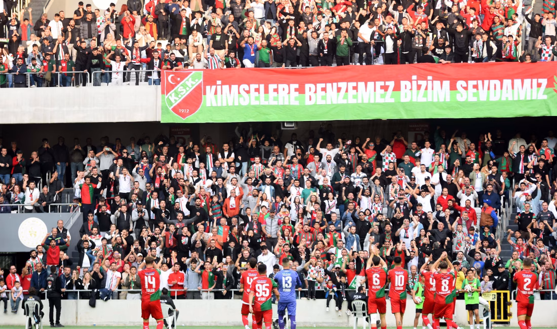 İZMİR, – 3’üncü Lig 4’üncü Grup’ta taraftarı önüne son olarak