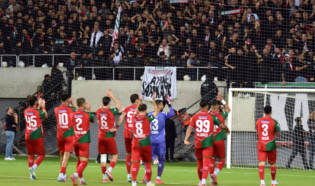 İZMİR, – 3’üncü Lig 4’üncü Grup’ta yoluna namağlup ilerleyen zirve