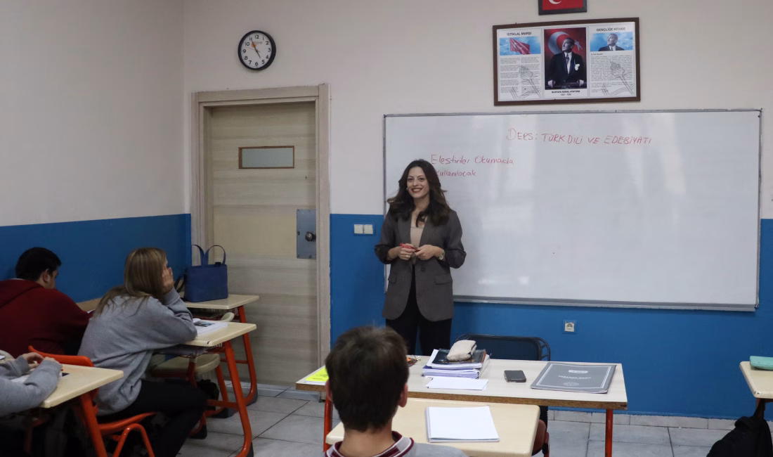 AFYONKARAHİSAR, -AFYONKARAHİSAR’da üniversite eğitimini tamamlayıp edebiyat öğretmeni olan Şeyma Yuka