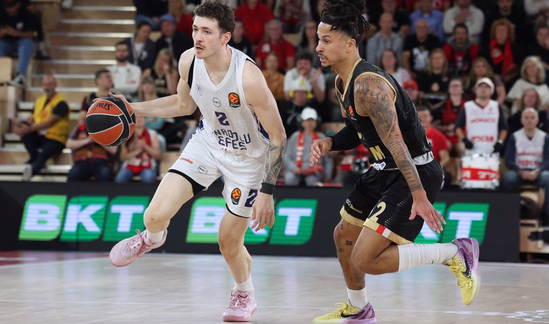 İSTANBUL, – SALON: Salle Gaston Medecin HAKEMLER: Juan Carlos Garcia,