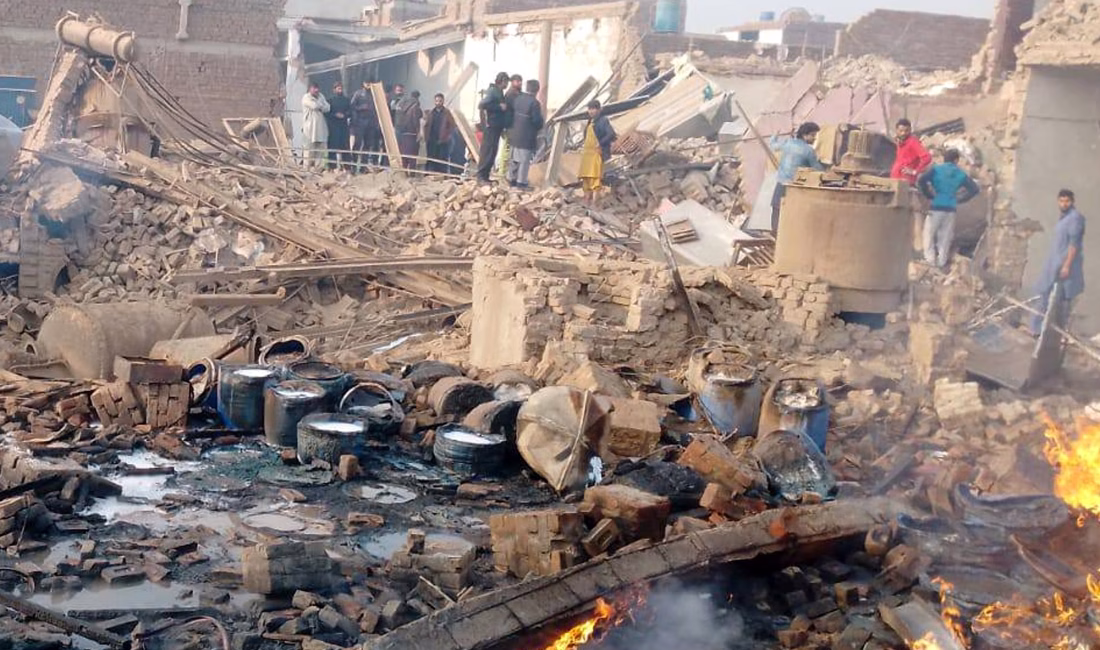 PAKİSTAN, – PAKİSTAN’da tutkal fabrikasında gaz sızıntısı sonucu meydana gelen