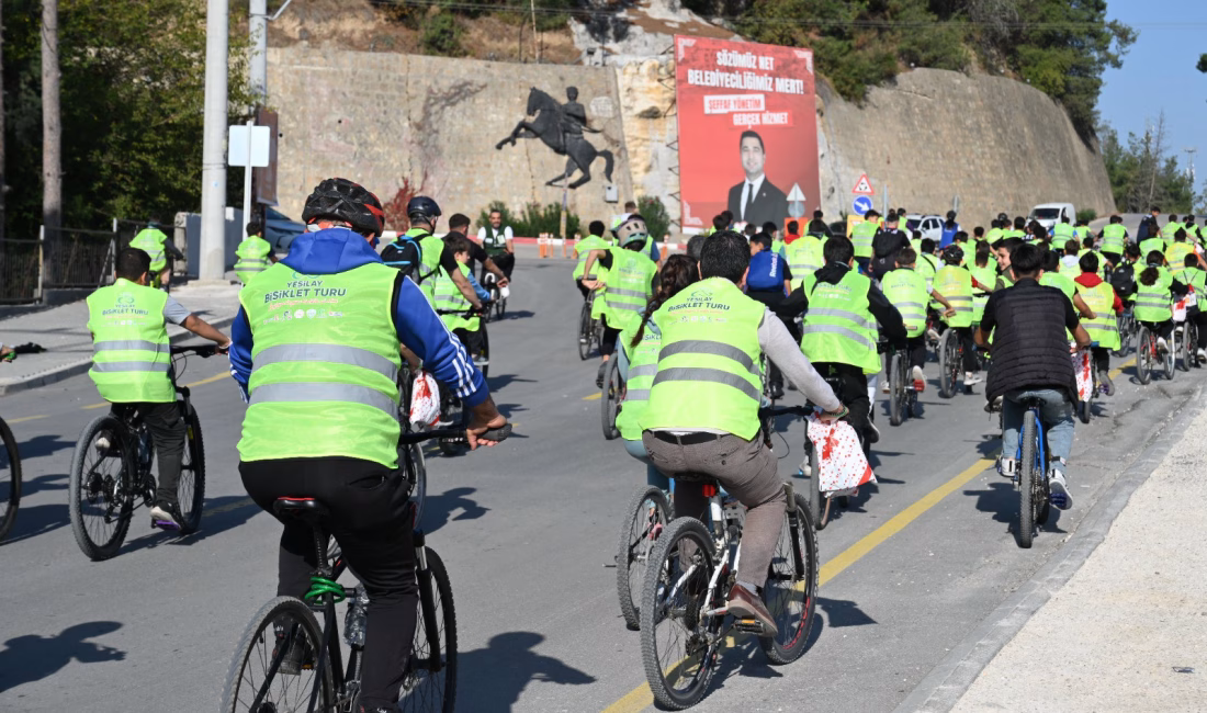 Kadirli’de Yeşilay tarafından düzenlenen “Sağlıklı Nesiller İçin Pedallıyoruz” adlı bisiklet