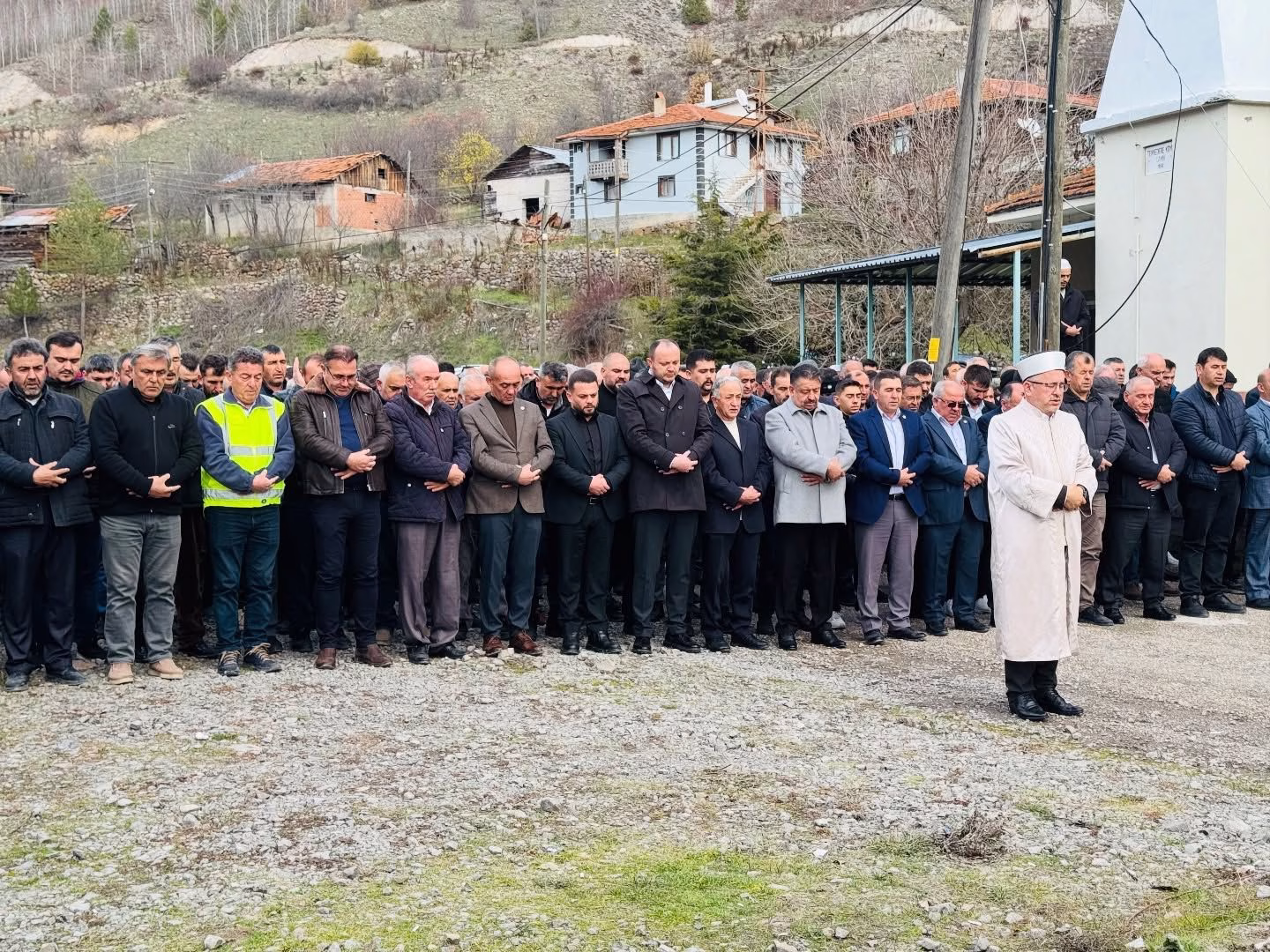 Taşınan kabir için gıyabi cenaze namazı