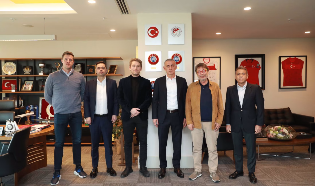 İZMİR, – SÜPER Lig’de son iki sezondur genç ağırlıklı kadrosuyla