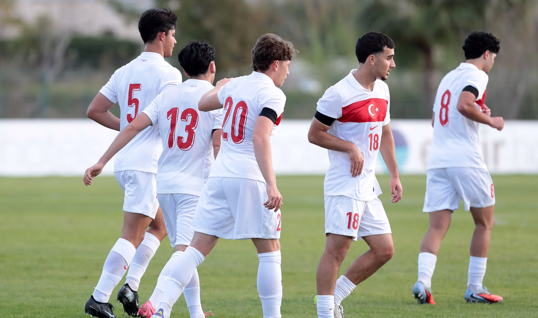 İSTANBUL, – STAT: Arslan Zeki Demirci Spor Kompleksi HAKEMLER: Tom